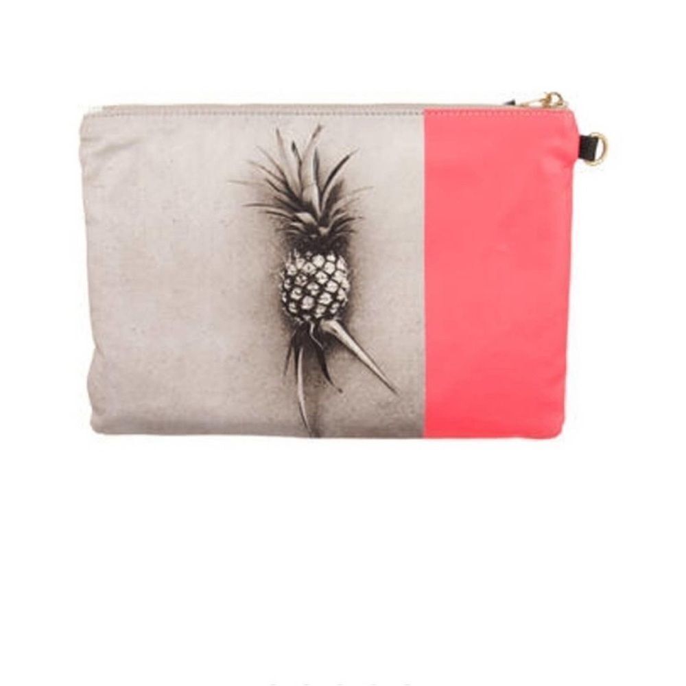 India Hicks Insta Pouch - Wild Pineapple
